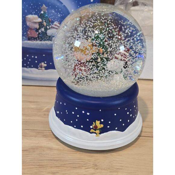 PEANUTS Christmas 50th Anniversary Musical Snow Globe Hallmark Holidays in BOX - Picture 7 of 11